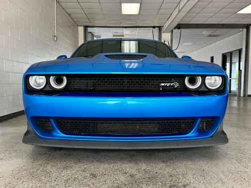Blue Pearl 2018 Dodge Challenger SRT Hellcat