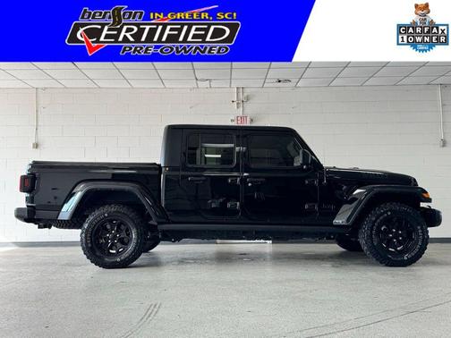 Black Clearcoat 2022 Jeep Gladiator Willys 4x4