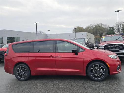 2026 Chrysler Pacifica L