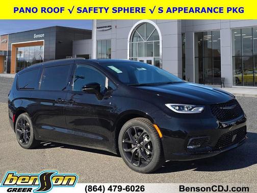 Diamond Black Crystal Pearlcoat 2026 Chrysler Pacifica L