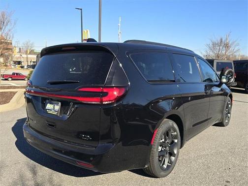 2026 Chrysler Pacifica L