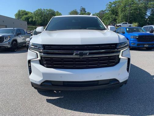 Summit White 2022 Chevrolet Suburban RST