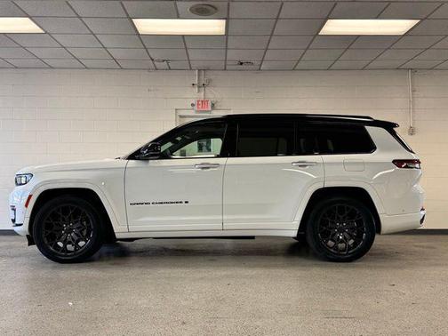 Bright White Clearcoat 2024 Jeep Grand Cherokee L Summit Reserve