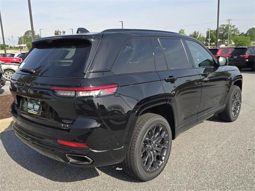2025 Jeep Grand Cherokee Summit