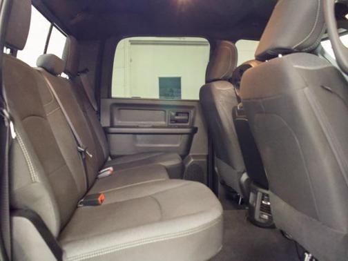 2024 RAM 3500 Tradesman Crew Cab 4x4 6'4' Box