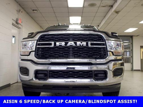 2024 RAM 3500 Tradesman Crew Cab 4x4 6'4' Box