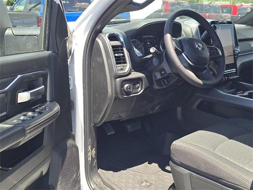 2025 RAM 2500 Big Horn Crew Cab 4x4 6'4' Box