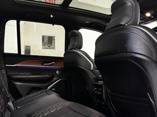 2023 Jeep Grand Cherokee Summit