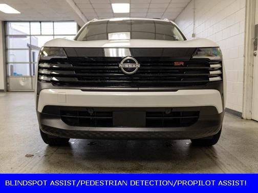 2025 Nissan Kicks SR