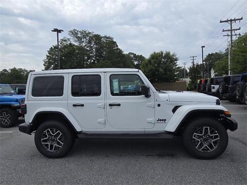 2025 Jeep Wrangler 4-Door Sahara 4x4