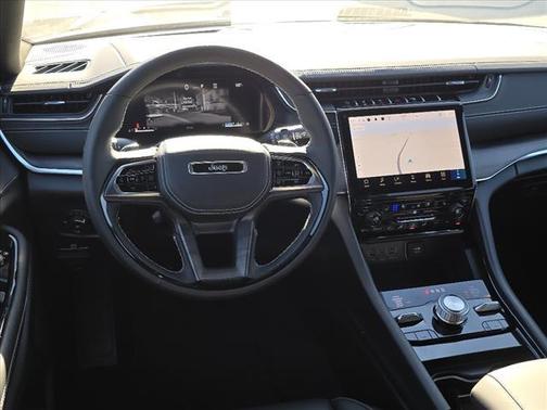 2025 Jeep Grand Cherokee Overland