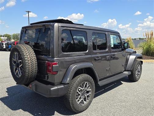 2025 Jeep Wrangler 4-Door Sahara 4x4