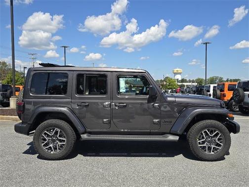 2025 Jeep Wrangler 4-Door Sahara 4x4