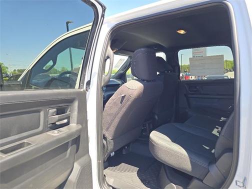2025 RAM 2500 Tradesman Crew Cab 4x4 6'4' Box