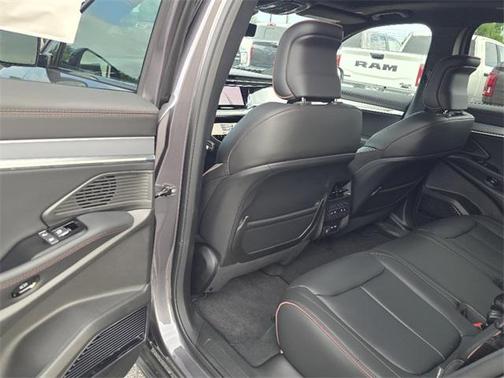 2025 Jeep Wagoneer S Launch Edition