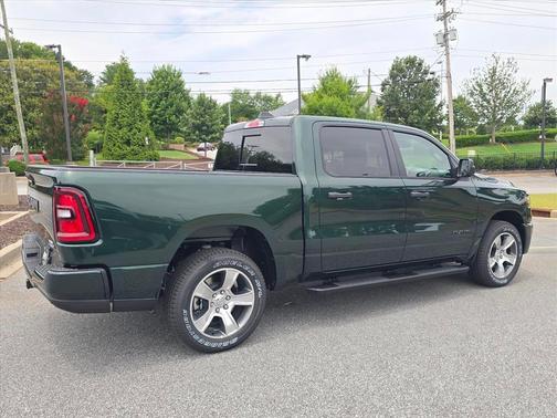 Serrano Green Metallic 2026 RAM 1500 Express