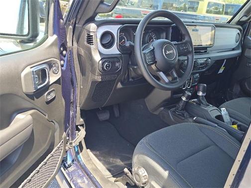 2025 Jeep Gladiator Nighthawk
