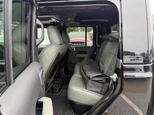 2025 Jeep Gladiator Mojave X
