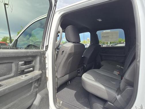 2025 RAM 2500 Tradesman Crew Cab 4x4 6'4' Box