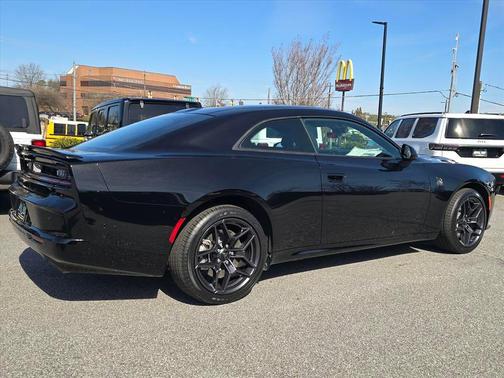 Diamond Black Crystal Pearlcoat 2026 Dodge Charger R/T Scat Pack
