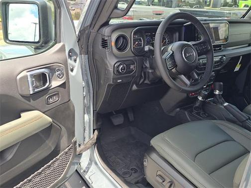 2025 Jeep Gladiator Mojave X