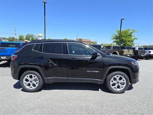 2025 Jeep Compass Latitude