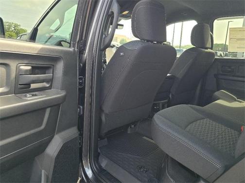 2025 RAM 2500 Tradesman Crew Cab 4x4 6'4' Box