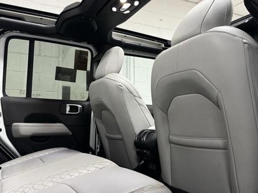 2023 Jeep Wrangler 4xe Sahara High Altitude