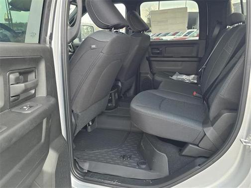 2026 RAM 2500 Tradesman Crew Cab 4x4 6'4' Box