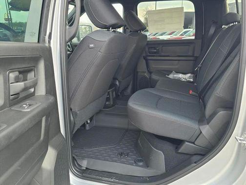 2026 RAM 2500 Tradesman Crew Cab 4x4 6'4' Box