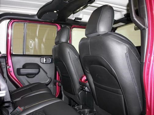 2024 Jeep Gladiator Nighthawk