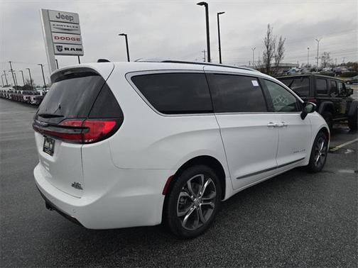 2026 Chrysler Pacifica L