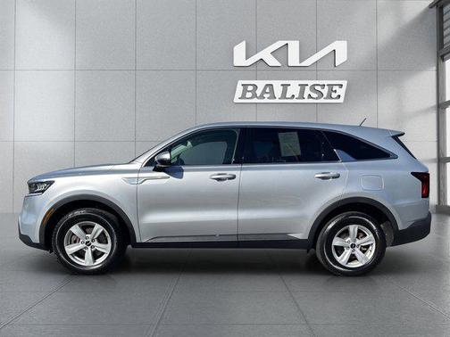 2022 Kia Sorento LX