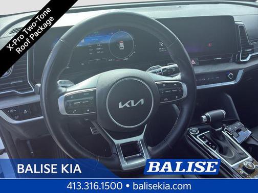 Glacier White Pearl/Ebony Black Roof 2024 Kia Sportage S