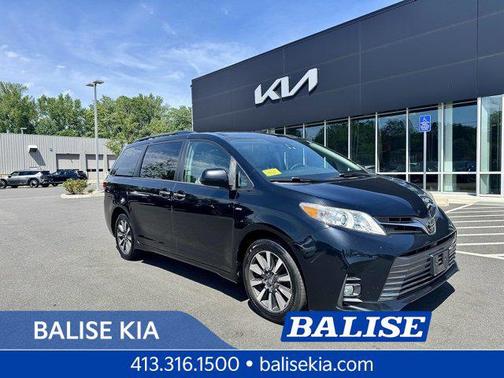2018 Toyota Sienna XLE