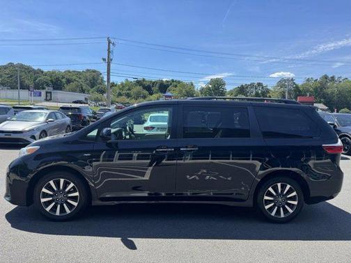 2018 Toyota Sienna XLE