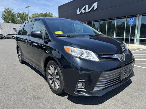 2018 Toyota Sienna XLE