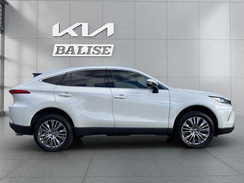 2022 Toyota Venza XLE