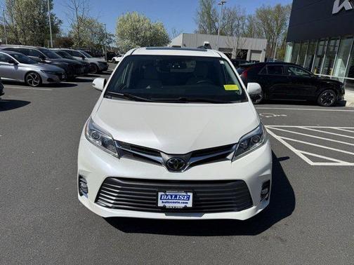 2020 Toyota Sienna XLE