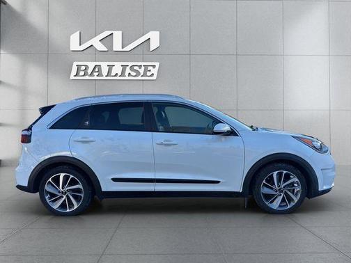 Snow White Pearl 2019 Kia Niro Touring