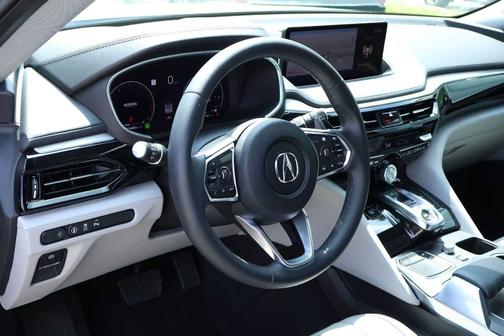 Lunar Silver Metallic 2024 Acura MDX
