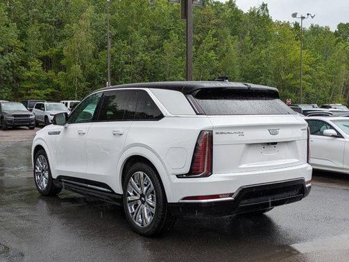 Gaz 2025 Cadillac Escalade IQ Luxury 2