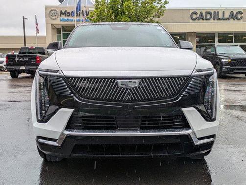 Gaz 2025 Cadillac Escalade IQ Luxury 2