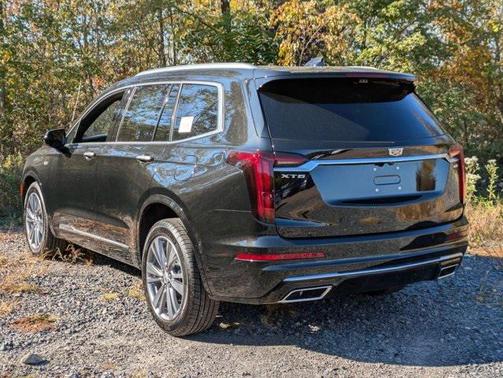 2025 Cadillac XT6 Premium Luxury FWD