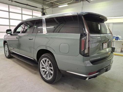 2023 Cadillac Escalade ESV Premium Luxury