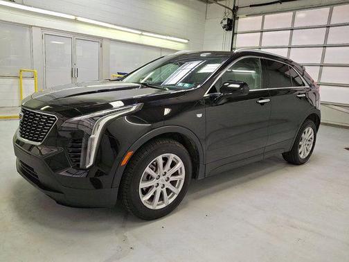 Stellar Black Metallic 2022 Cadillac XT4 Luxury