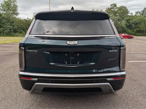 2026 Cadillac VISTIQ Luxury