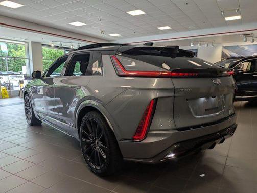 Argent Silver Metallic 2026 Cadillac LYRIQ V Premium