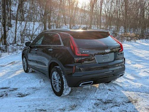 2025 Cadillac XT4 Premium Luxury