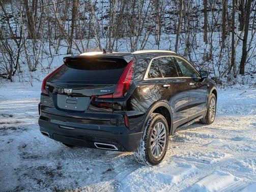 2025 Cadillac XT4 Premium Luxury